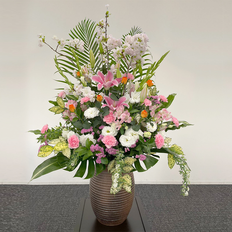 花瓶生花の画像です。金額は税抜２万５千円です。