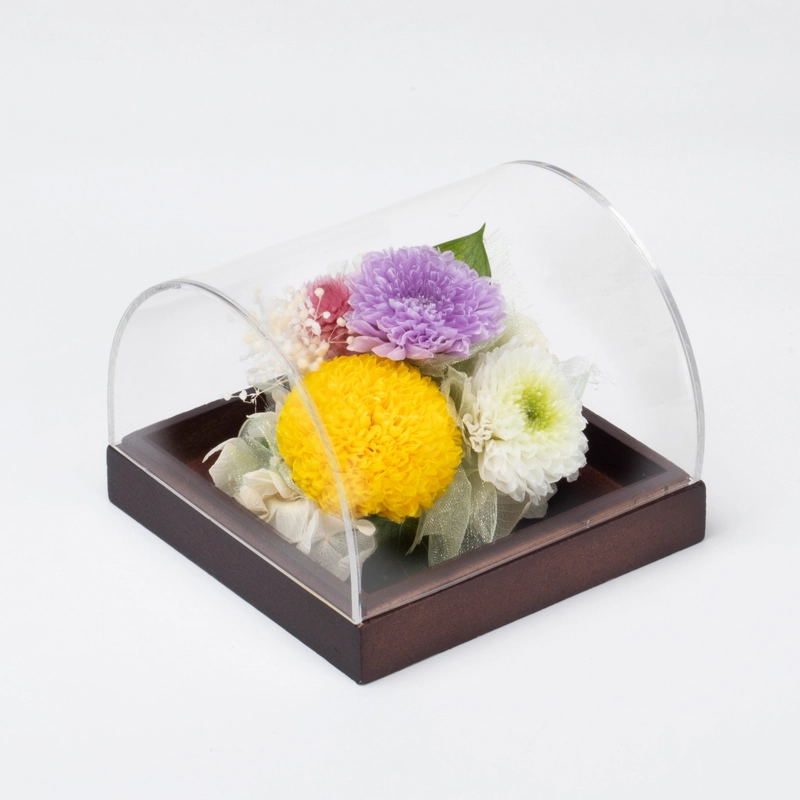ピース/安らぎという御供プリザーブドアレンジです。金額は税抜七千円です。