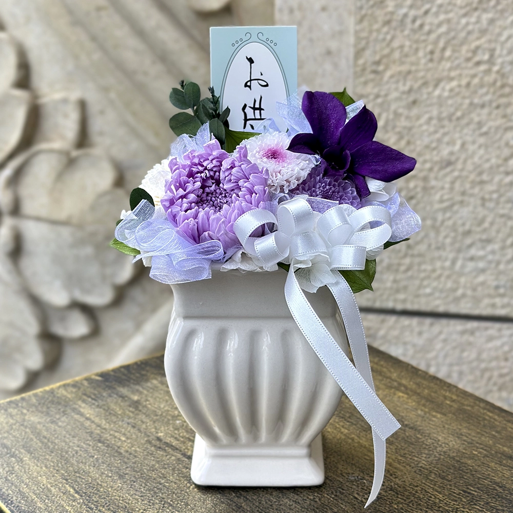 カーム/静けさという御供プリザーブドアレンジです。金額は税抜一万三千五百円です。